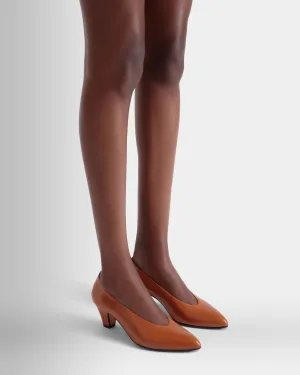 Alva Pump in Brown Leather