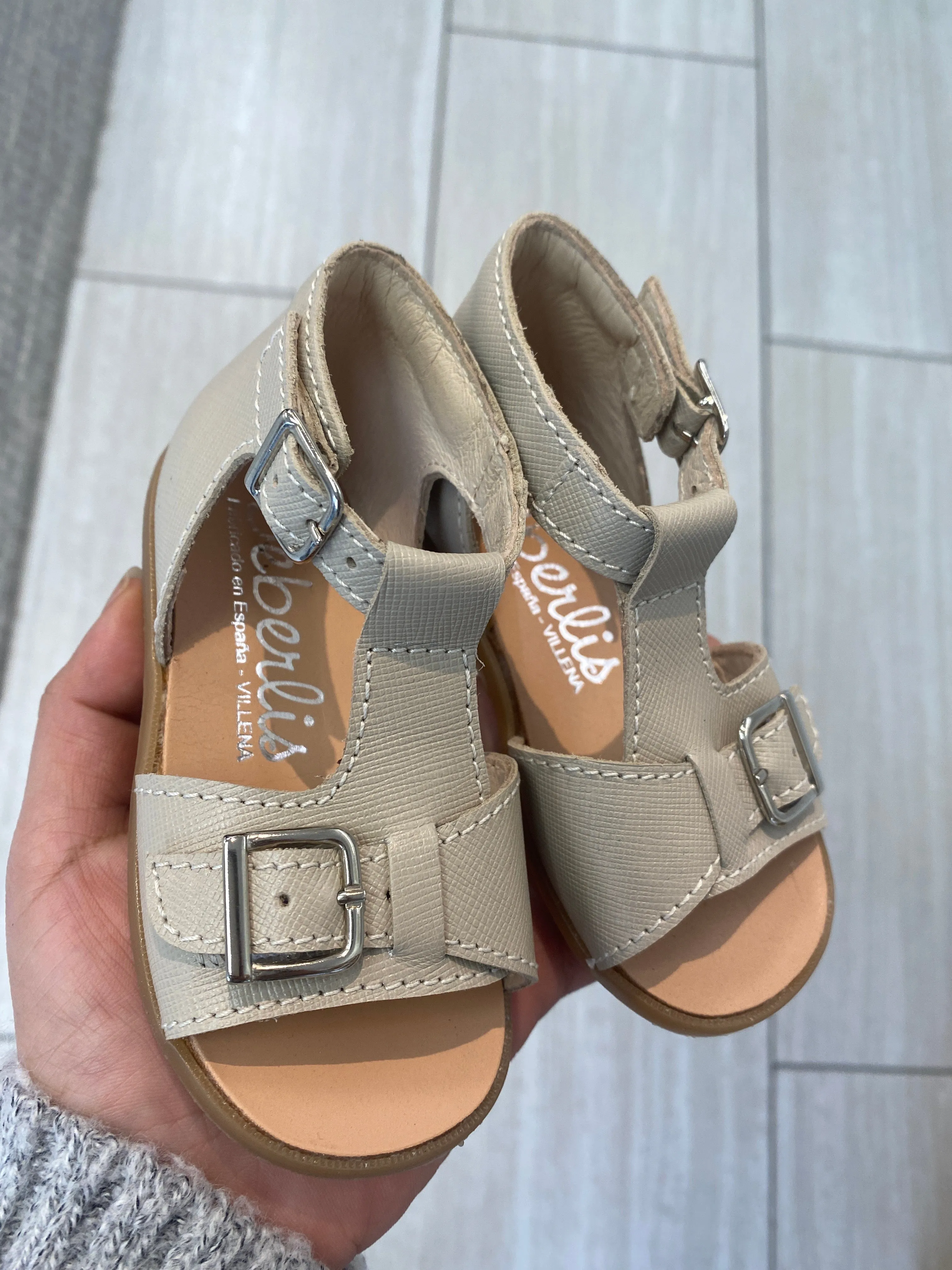 Beberlis Taupe Textured Buckle Baby Sandal