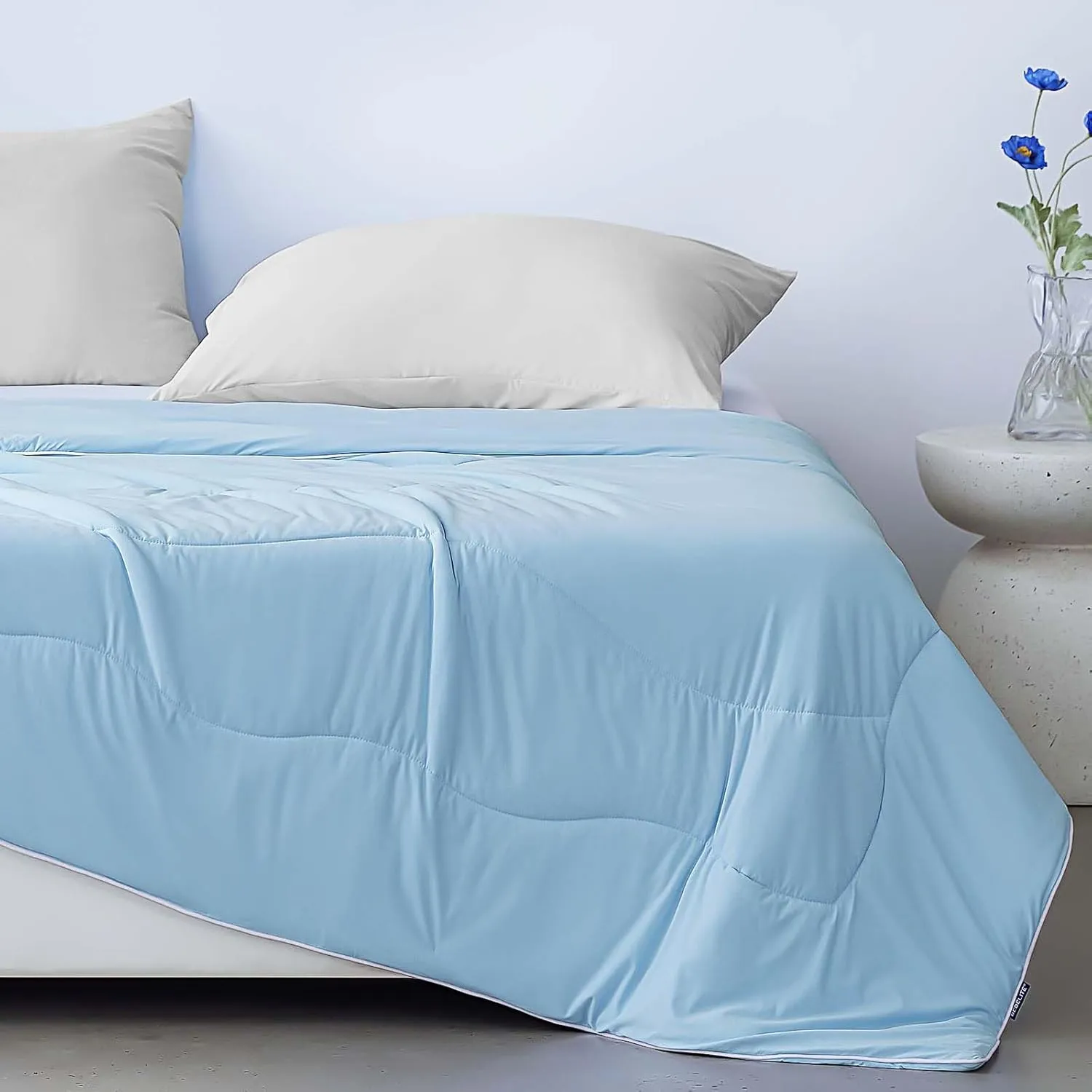 BEDELITE Cooling Comforter King Size,Double Side Cooling Blankets for Hot Sleepers,Lightweight & Breathable Summer Comforter King Size，Blue,108x90 Inches