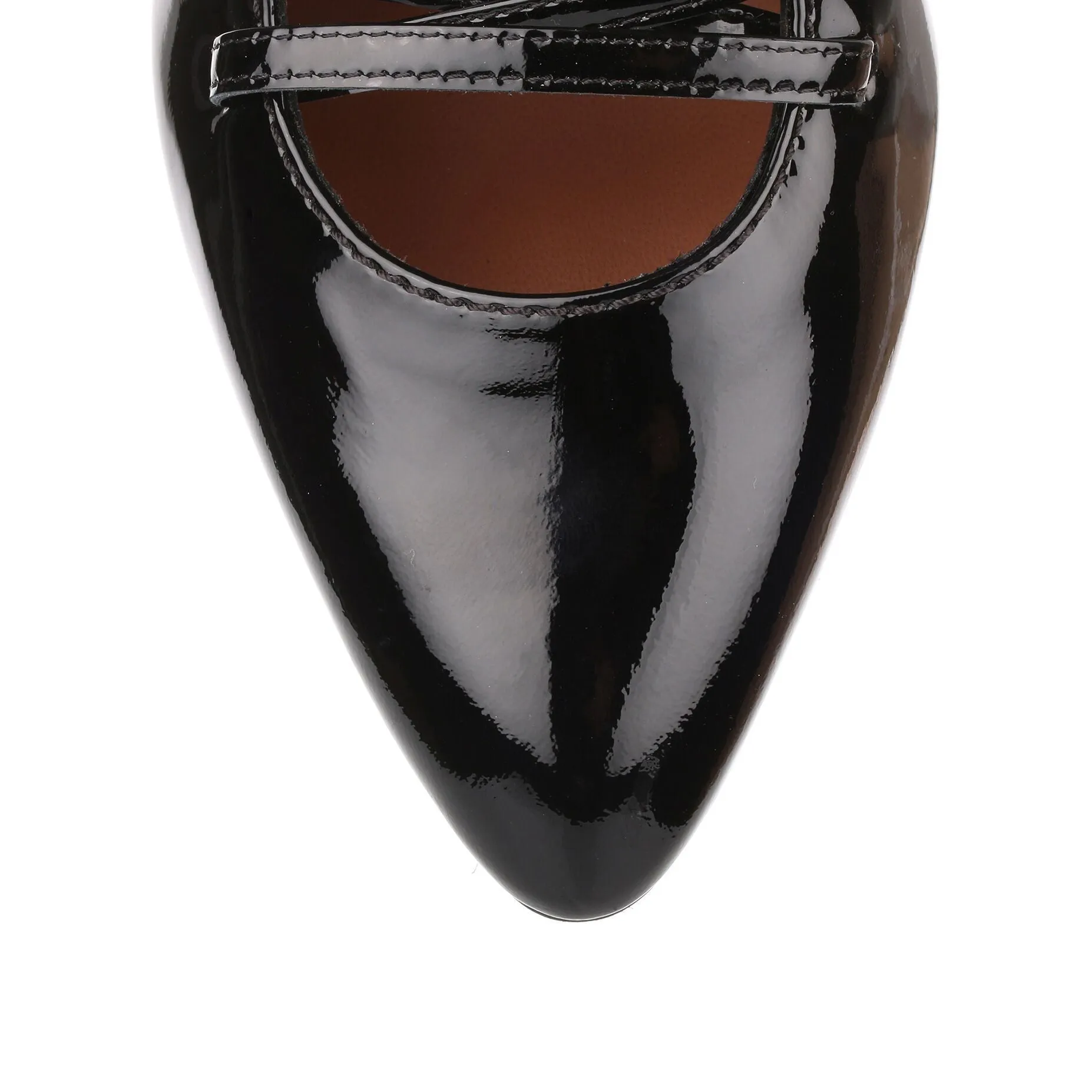 Black patent leather lace-up pump