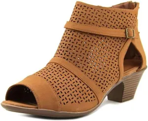 Easy Street Women's Carrigan Ankle Boot, Tan, 8 Narrow