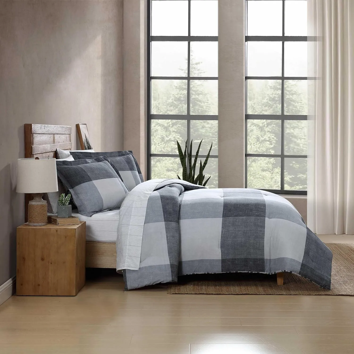 Eddie Bauer - Oversized Queen Comforter Set, 7 Piece Bed in a Bag Bedding Set, Easy Care Cotton Percale Blend, Ultra-Soft Breathable Fabrics (Plaid Grey, Queen)