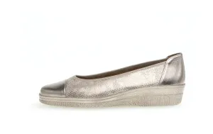 GABOR - 66.042.62 LOW WEDGE SLIP ON SHOE (G FIT) - GOLD METALLIC