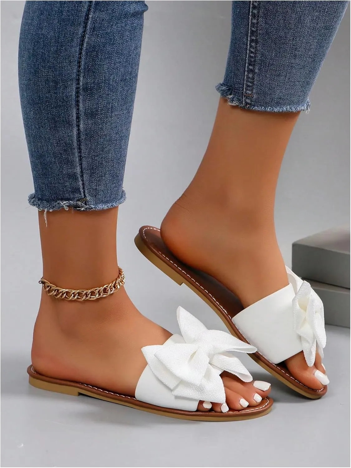 GORGLITTER Women's Bow Flat Sandal Open Toe Slippers Comfy Trendy 2025 Summer Beach Sandals Lightweight