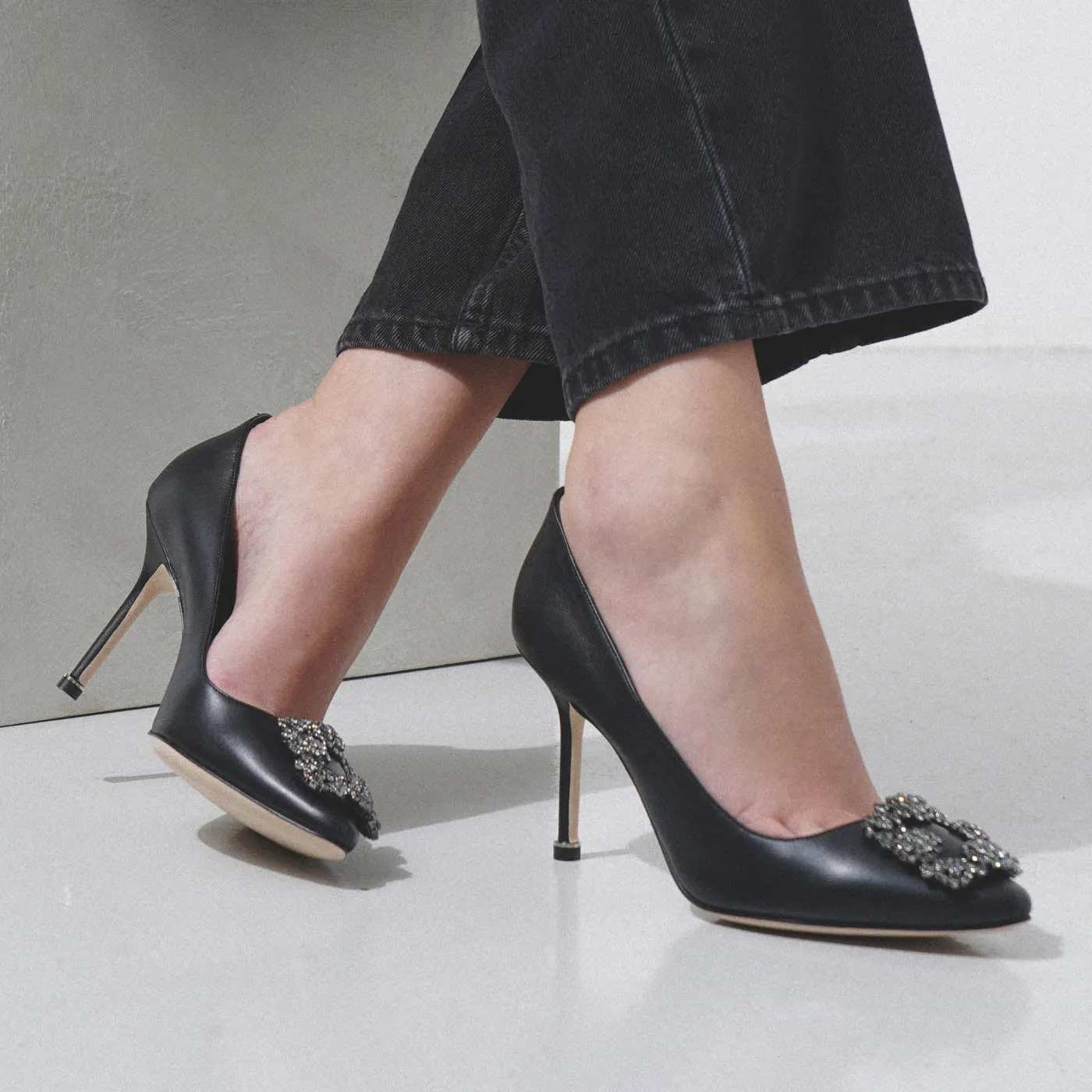 Hangisi 90 black leather pumps