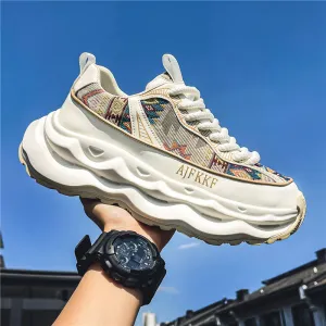 Leichte Sneaker mit Höheneffekt