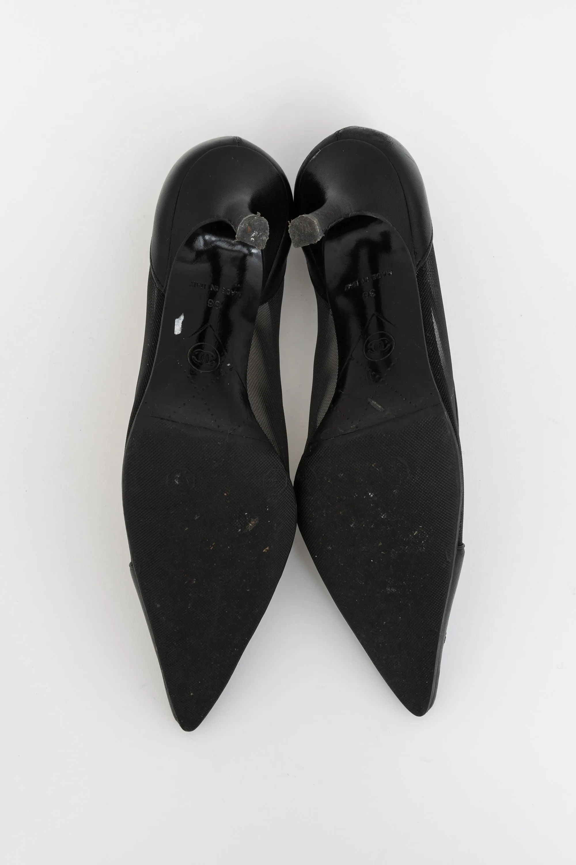 Pointed Logo Pump