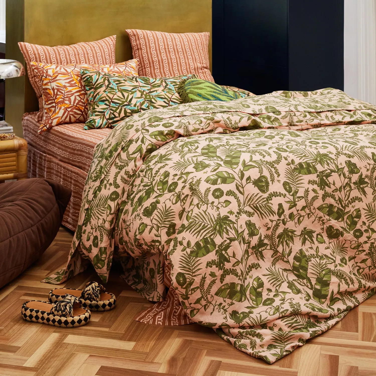 Safia Linen Flat Sheet Martini