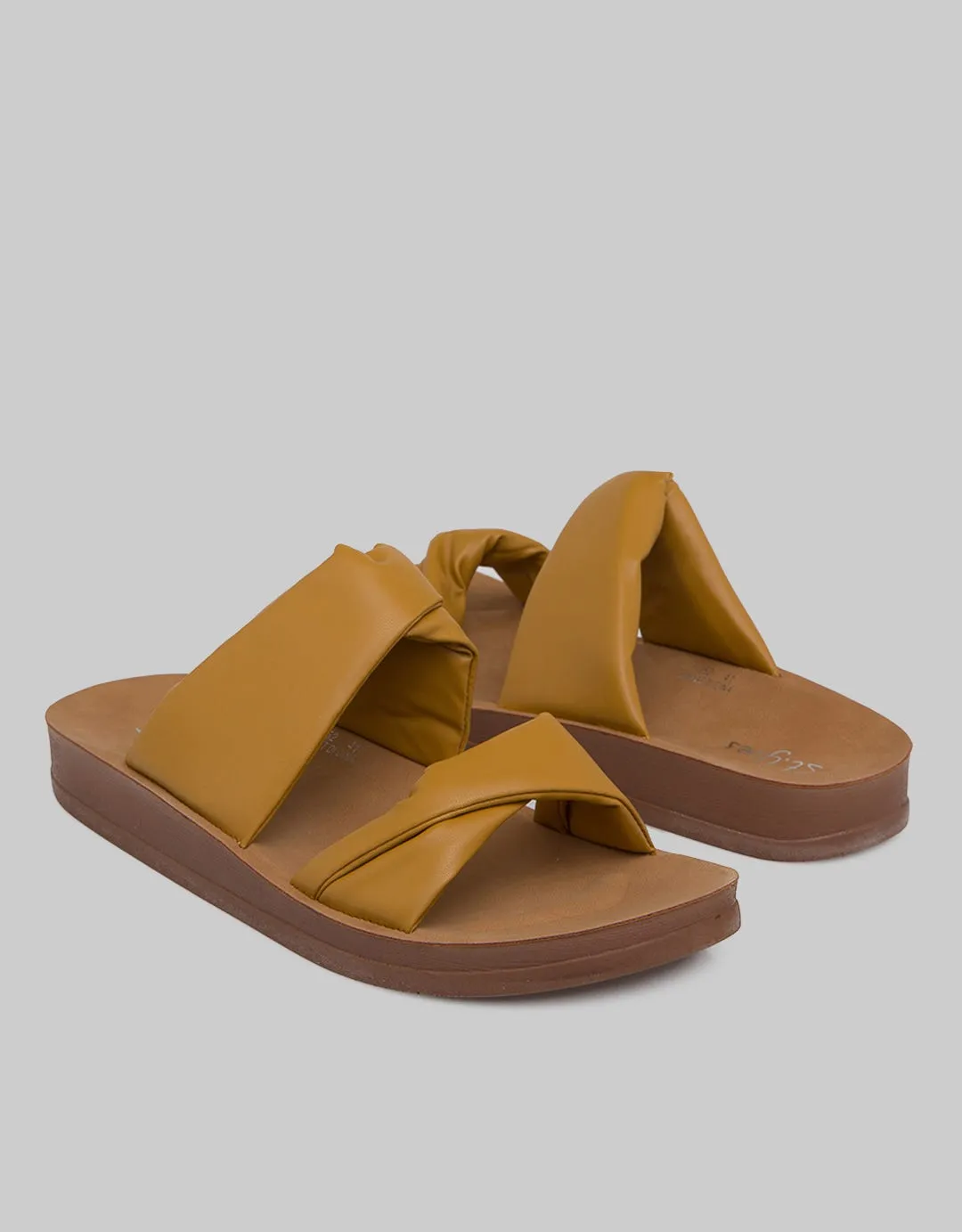 St. Yves Slip On Puff Sandal Wanita
