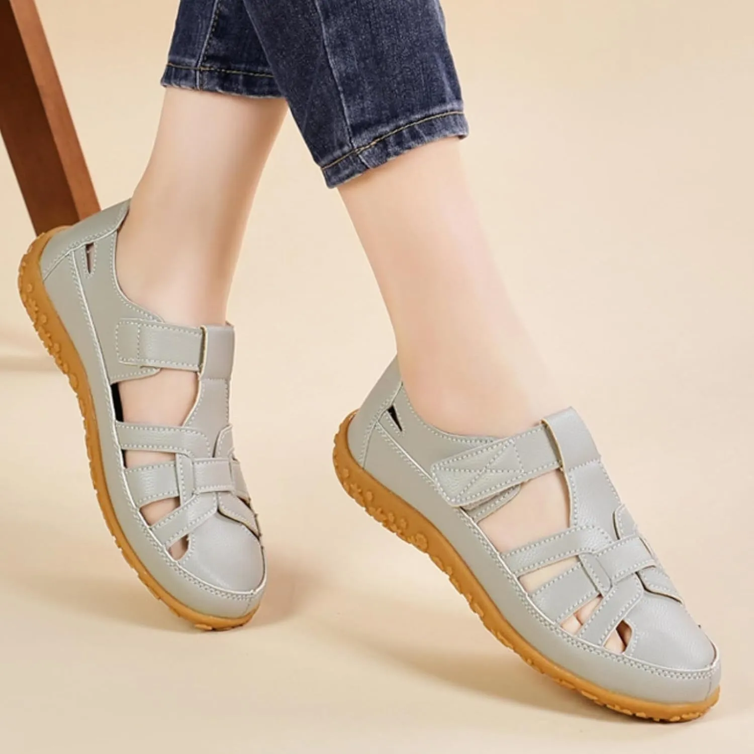 Women's Summer Leather Fisherman Sandals Casual Soft Bottom Hollow Out Non Slip Closed Round Toe Adjustable Hook Walking Sandals Lightweight Comfortable Beach Shoes